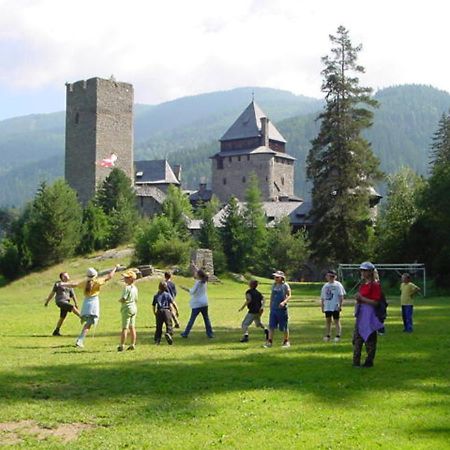 Burg Finstergruen Ramingstein Bagian luar foto