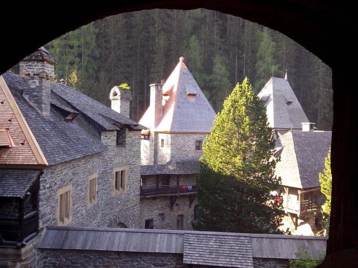 Burg Finstergruen Ramingstein Bagian luar foto