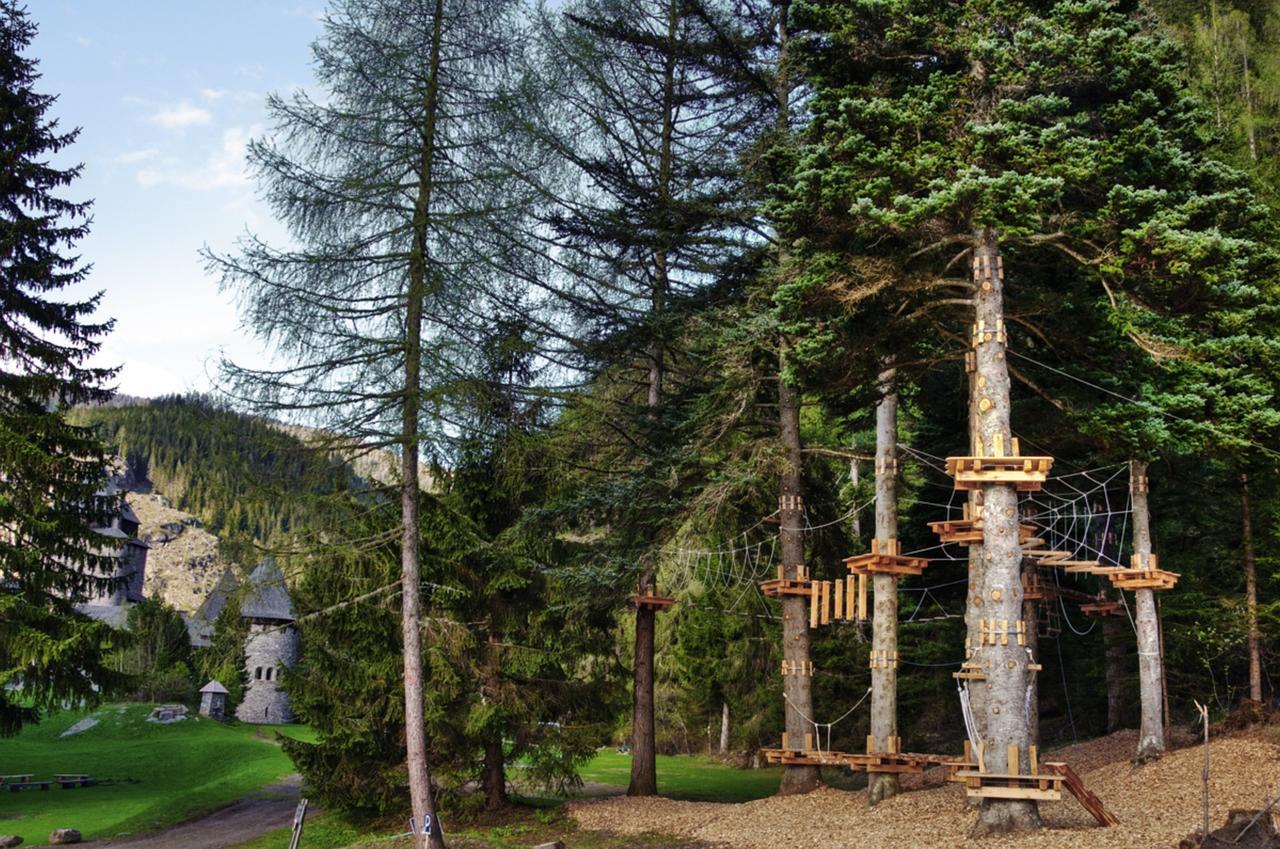 Burg Finstergruen Ramingstein Bagian luar foto